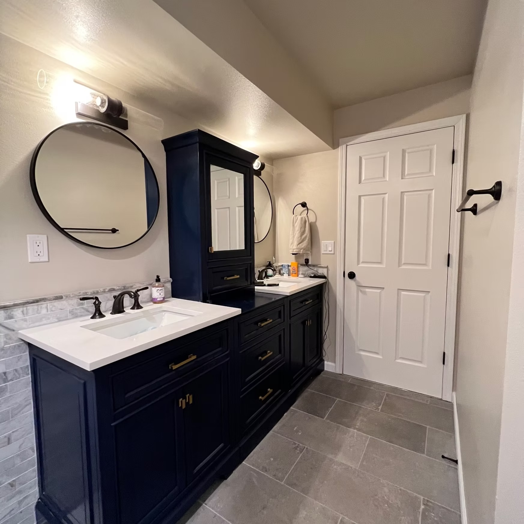 Contemporary Primary Bathroom
